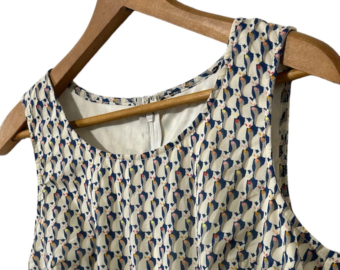 Retro Mod Fox Print Sleeveless Dress Ribbon Band Pleated Waist White Blue Multicolor Casual Summer Dress Women's Size Medium