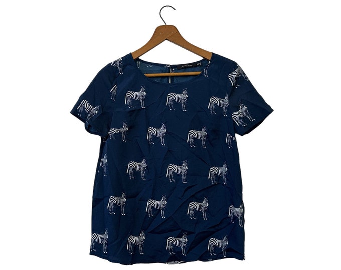 Cute Navy Zebra Pattern Casual Short Sleeve Dress Shirt Work Blouse Blue White Keyhole Back Womens Size Medium
