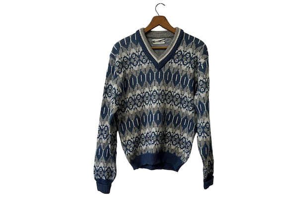 Vintage Geometric Fair Isle Wool V-Neck Blue Gray White Timeless Preppy Pullover Sweater Puritan Sportswear