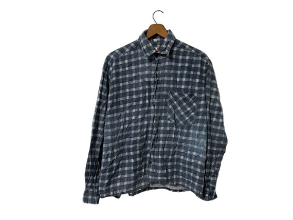 80's Vintage Faded & Distressed Plaid Flannel Cotton Shirt Button Down Long Sleeve Pocket Dark Blue White Size Medium Short Length