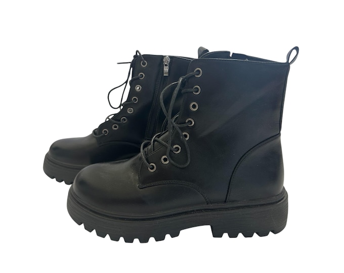 Black Combat Boots Size 8.5 - 9 US Womens Ankle Military Boot Lace Up Thick Sole Faux Leather 250