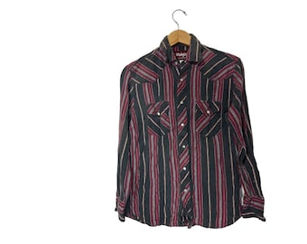 Striped Western Flannel Vintage Wrangler Pearl Snap Buttons Long Sleeve Pockets Red Black Unisex Size Medium - Damaged