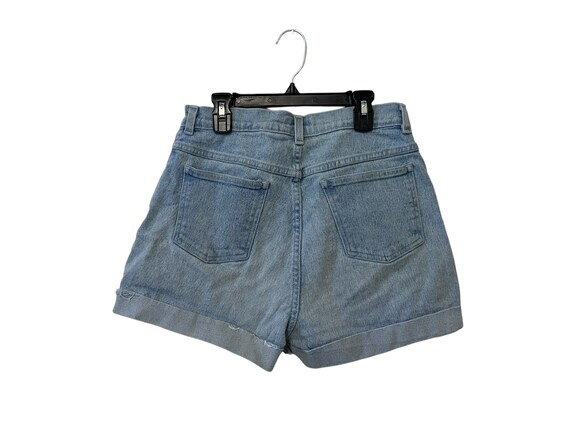 High waisted shorts with pockets hanging out deals