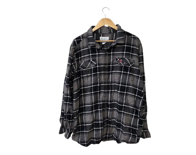 UGA Georgia Bulldogs Long Sleeve Plaid Flannel Shirt Black Gray White Columbia Sportswear Bulldog Pocket Embroidery Size XL