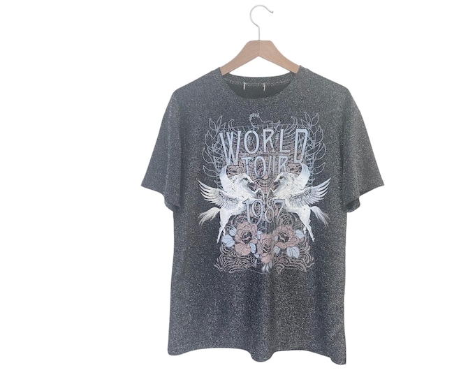 Shimmery World Tour 1987 Band Tee with Flying Horses and Roses Medium Large