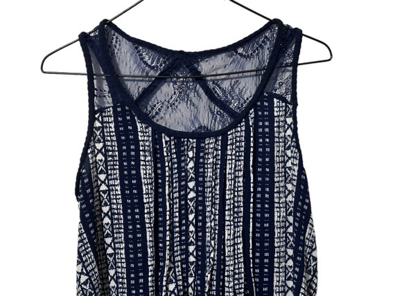 Vertical Print Lace Back Tank Top Navy Blue White Women's Tanktop Flowey Hi Low Back Size Small