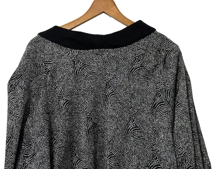 Shimmery Swirls 80s 90s Silver & Black Vintage Cardigan Shawl Sweater for Women XL Buttonless Sparkly NYE Sweater