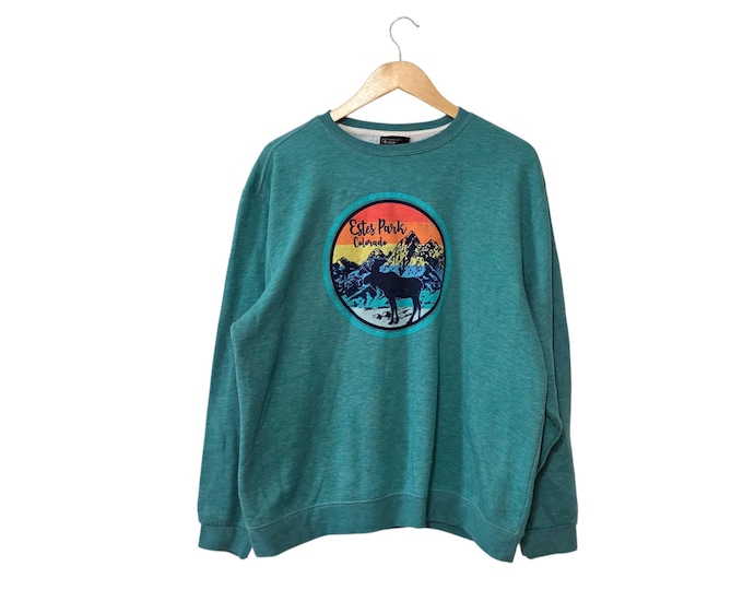 Estes Park Colorado Rainbow Moose Pullover Sweatshirt Teal Green Mountain Multicolor Graphic Size XL Unisex