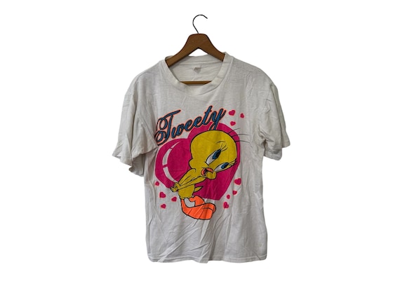 Looney Tunes Tweety Bird Cartoon Vintage Graphic T-Shirt White Pink Heart Short Sleeve Collectible Size Medium - Damaged