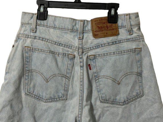 Light Wash Levi's 80's 90's Vintage Shorts 550 Re… - image 9