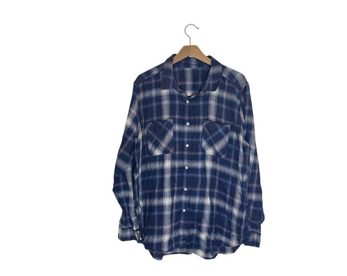 Women's Navy Blue Boyfriend Fit Light Weight Flannel Shirt Size Large with Minor Damage