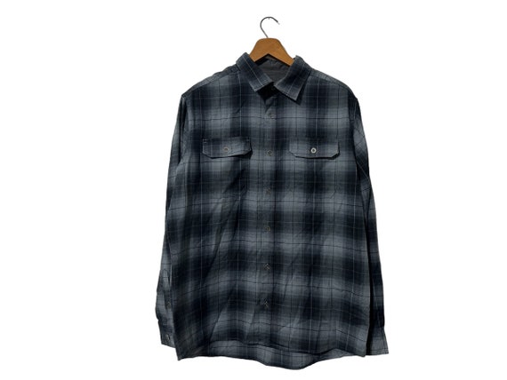 Swiss Tech Dark Plaid Flannel Gray Black Button Down Long Sleeve Pockets Adult Size Medium
