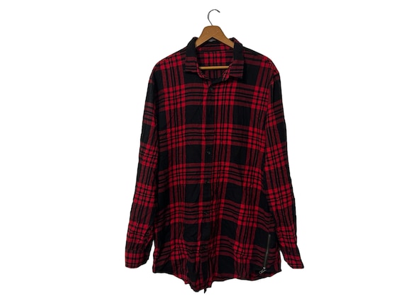 Long Oversized Plaid Boyfriend Flannel with Zippered Sides Long Sleeve Button Down Red and Black Size Large