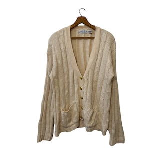 Womens Vintage Oversized Chunky Cable Knit Cardigan Sweater Cream Off White with Gold Buttons & Pockets Long Sleeve Size Medium