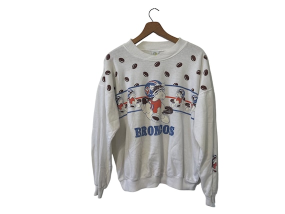 Vintage 1983 NFL Denver Broncos Horse Cartoon with Helmets Football Graphic Pullover Sweatshirt Long Sleeve White Size Large