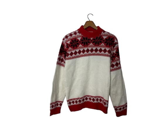 60s-70s Vintage Ski Valley Fair Isle Knit Pullover Sweater White Red and Black Snowflake Pattern Styled in Europe Size Small Medium