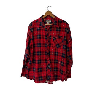 80&#39;s Vintage Red Blue Plaid Flannel Shirt Button Down Long Sleeves Pockets One Sided Work Centre Size Large