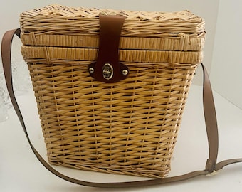 Cesta de picnic vintage de mimbre con tapa, correa de transporte, interior forrado, 33 cm de alto.