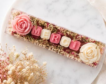 Placa aromática personalizada con ceras perfumadas – Nombre de 5 letras – Flores secas y decoración floral – Regalo único