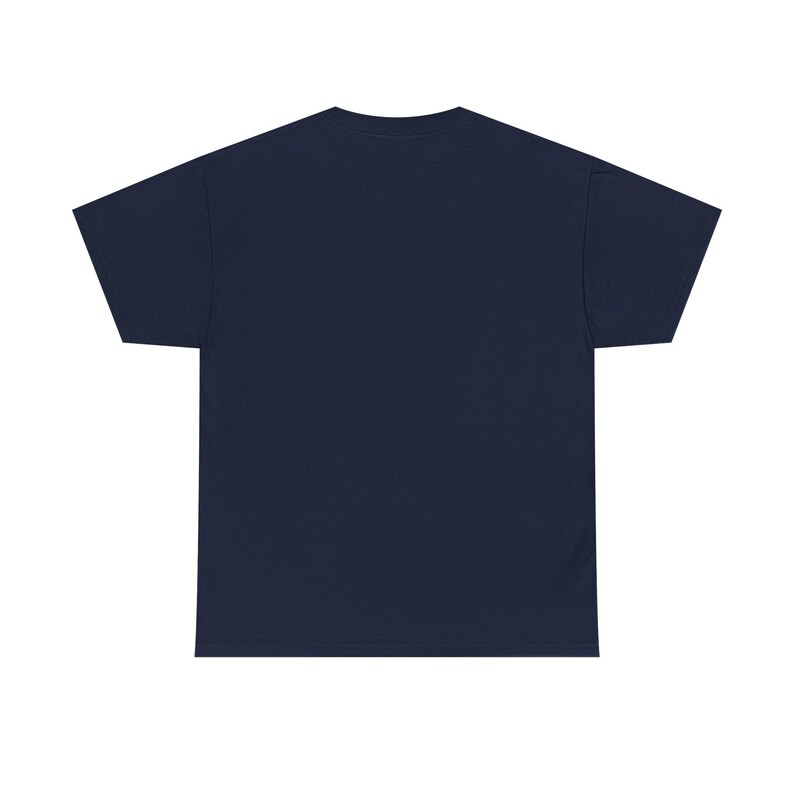Maglietta grafica Japan Earth, maglietta unisex in cotone pesante, regalo per gli amanti dei viaggi, maglietta Japan Pride, abbigliamento per la Giornata della Terra, abbigliamento casual immagine 2