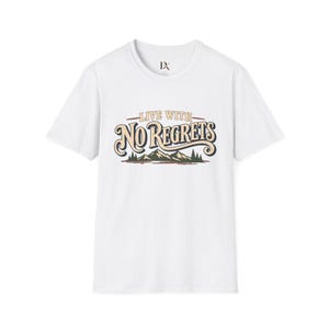 Camiseta "Viva Sem Arrependimentos", Camiseta Retrô para Trilhas na Montanha, Presente para Amantes de Aventuras imagem 2