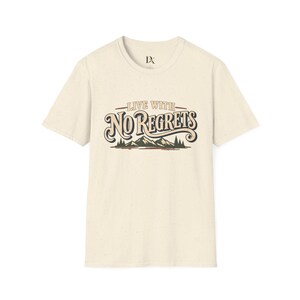 Camiseta "Viva Sem Arrependimentos", Camiseta Retrô para Trilhas na Montanha, Presente para Amantes de Aventuras imagem 6