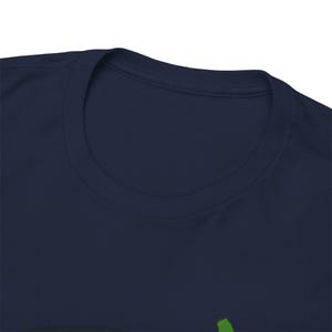 Maglietta grafica Japan Earth, maglietta unisex in cotone pesante, regalo per gli amanti dei viaggi, maglietta Japan Pride, abbigliamento per la Giornata della Terra, abbigliamento casual immagine 6