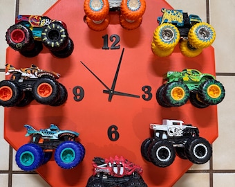 Hanging Monster Truck (1:64) Display Clock