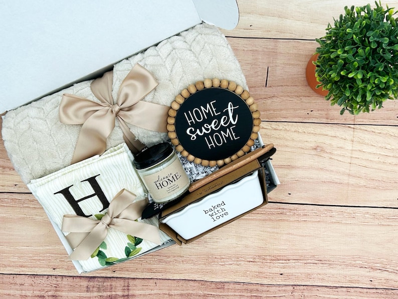 Personalized Housewarming Gift Basket, Planter, Blanket, Home Sign Housewarming Box 2