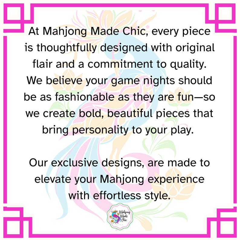 K&ouml;nnte beinhalten: Rosa-wei&szlig;e Grafik mit Text von "At Mahjong Made Chic", der Qualit&auml;t und Design hervorhebt. Das Bild enth&auml;lt ein Logo und florale Elemente, um das Mahjong-Erlebnis zu verbessern.