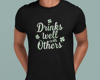 お酒好きのためのTシャツ、ビール好きのためのTシャツ、セントパトリックデーTシャツ、アイリッシュパブ巡りTシャツ、シャムロック柄、お父さんへのプレゼント