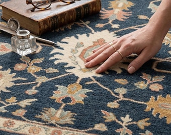 Tapis Oushak en laine noué à la main - Tapis bleu marine et terre cuite de style turc - Tapis oriental floral traditionnel - Tapis bleu foncé fait main