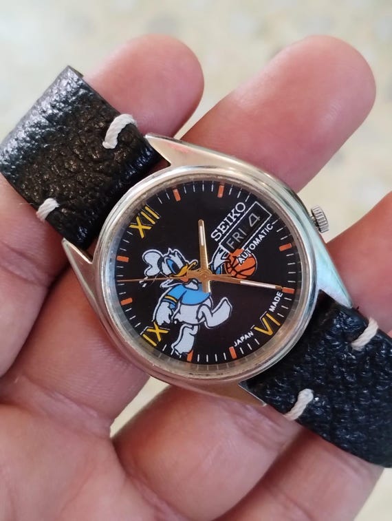Vintage Seiko 5 Mens Automatic Black Donald Duck Dial Working