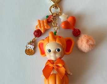 Llavero/Colgante para bolso de Sonny Angel / “Elefante en el huerto de calabazas”