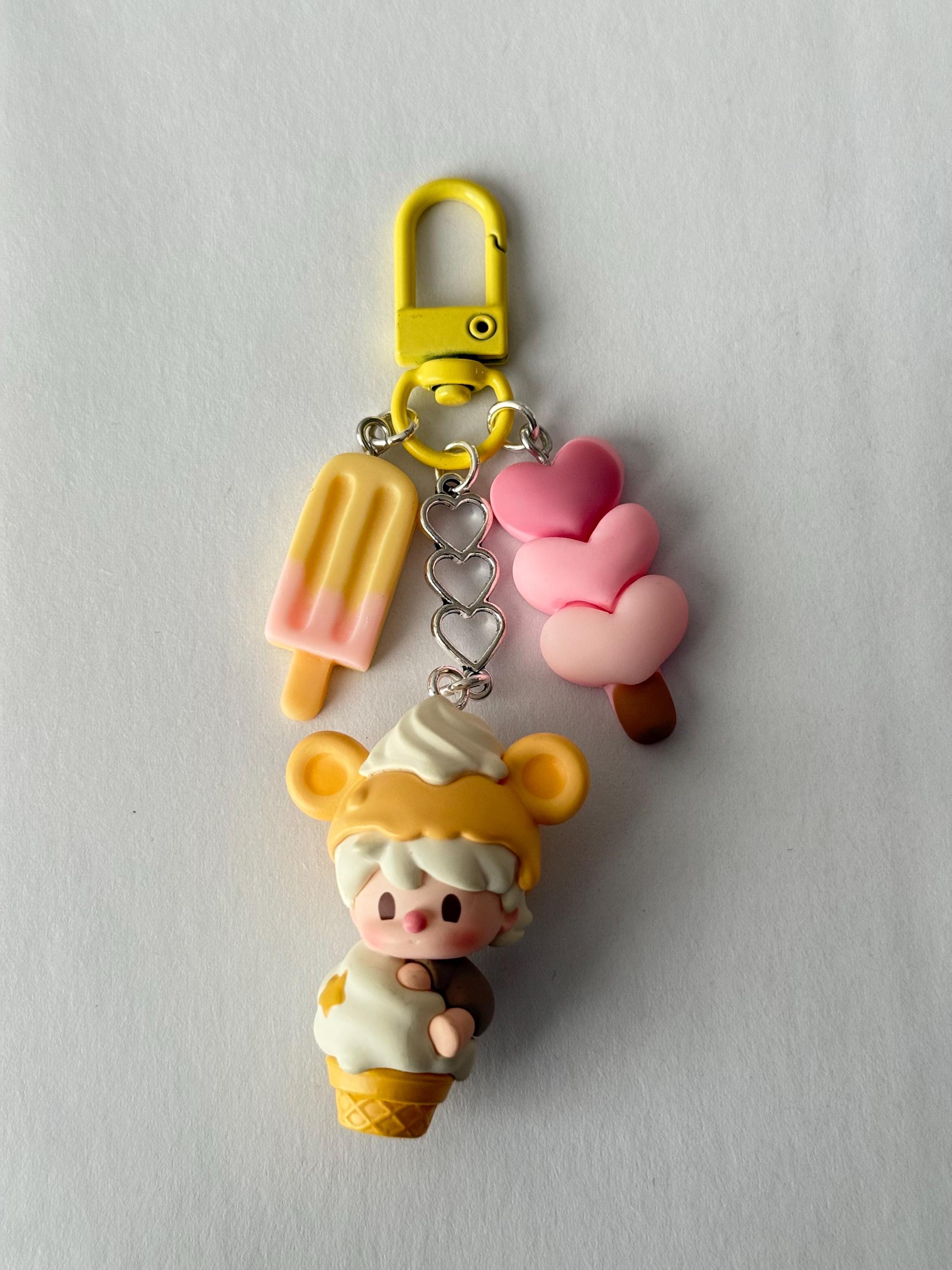 キーホルダー・アクリルキーホルダー crybaby 1BOX conon 楽天市場】【◇正規品◇】Pop Mart Crybaby Crying Again Series