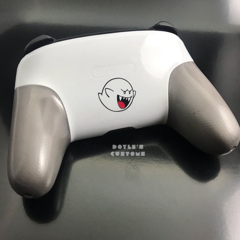 Glows in the dark!!! Edition switch pro controller Boo