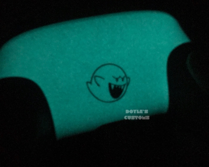 Glows in the dark!!! Edition switch pro controller Boo