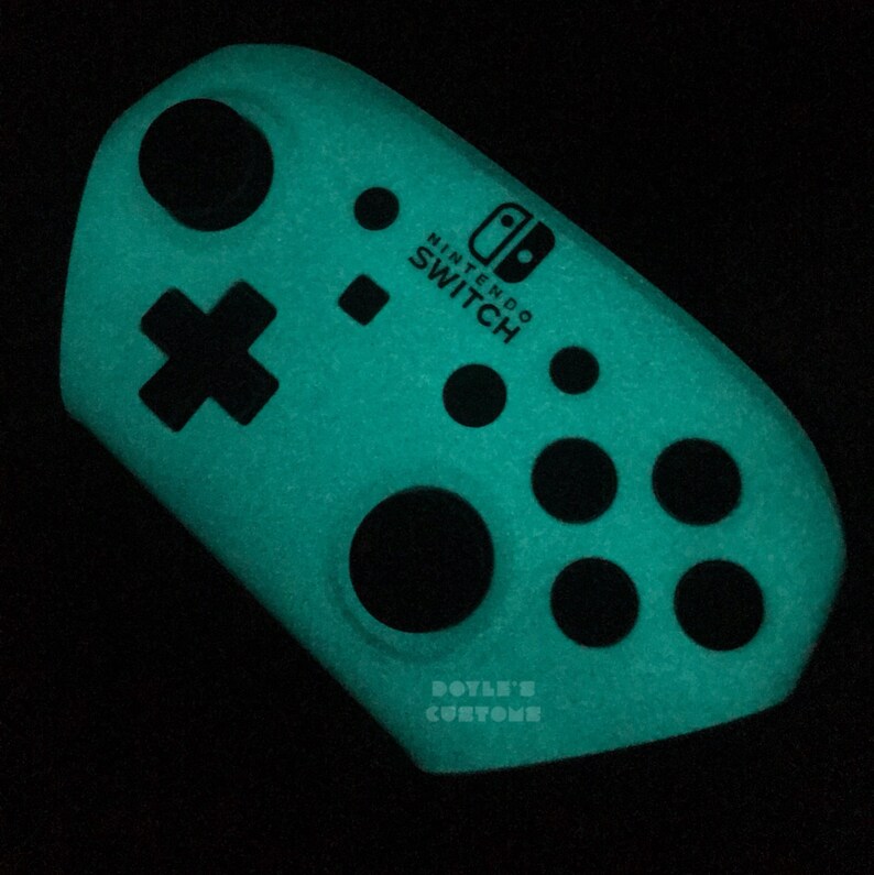 Glows in the dark!!! Edition switch pro controller Boo