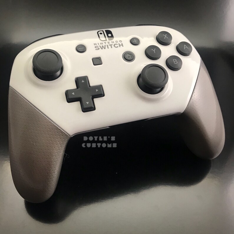 Glows in the dark!!! Edition switch pro controller Boo