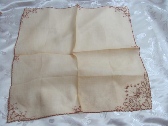 Vintage Large Solid Yellow Embroidered Madeira Ha… - image 4