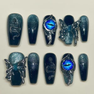 Dragon Eye Fantasy Press-On Nails – Dark Glitter Ombre with 3D Dragon Wings|Fantasy Gothic Claw Nails for Cosplay, Witchcore, Halloween