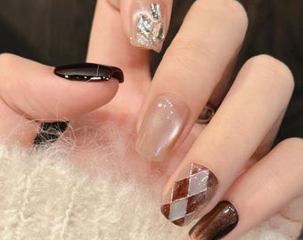 Bruine winterpers op nagels kort vierkant | Cat-eye argyle-nagels | Bruine Maillard-nagelset voor herfst/winter, herbruikbare handgemaakte nailart