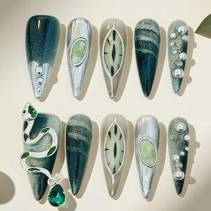 Emerald Green Snake Press On Nails – Gothic Halloween Evil Eye Nail Art, 3D Punk Metal Long Stiletto Y2K Nails, Handmade Witchy Nail Set