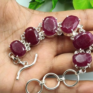Roze robijnarmband: handgemaakte 925 sterlingzilveren edelsteensieraden