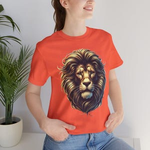 Bold Lion Graphic Tee: Artistic Animal Lover T-Shirt