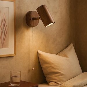 Modern Walnut Wood Wall Lamp with Pull Chain – Adjustable LED Sconce Light – E27 Socket – Minimalist Bedroom or Hallway Lighting