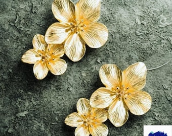 Pendientes de flores de oro