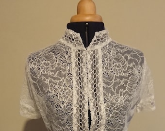 ivory lace wedding bolero with collar and short sleeves