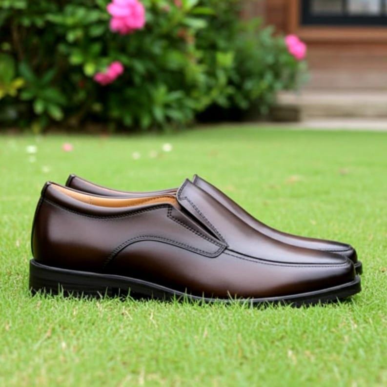 Classic Brown Leather Slip-On Loafers Men main image 4