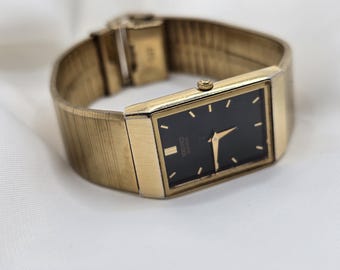 SEIKO Tank クォーツ ゴールド 時計 金属ベルト Vintage Seiko Tank Gold Tone Quartz Tank Watch w/Bracelet